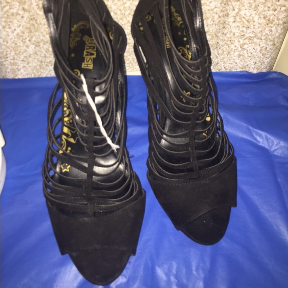 Shoe